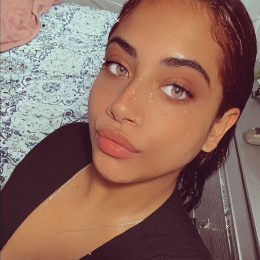 Meet your Posher, Elena R ✨🦋🌻
